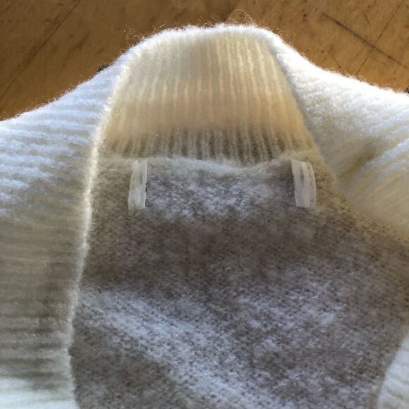 BP. Cozy Sweater Size Medium - Picture 11 of 12